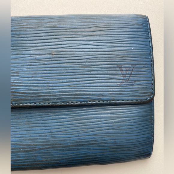 Louis Vuitton Blue Epi Leather Long Wallet - Picture 4 of 14
